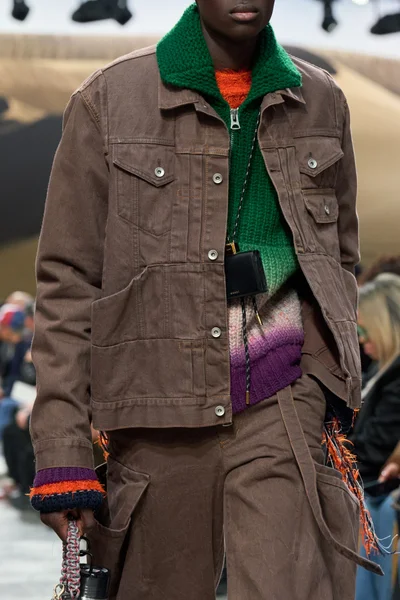 Look 63